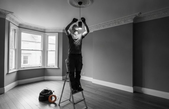 Cost to Replace a Light Fitting in Dundee: 2026 Homeowner Guide